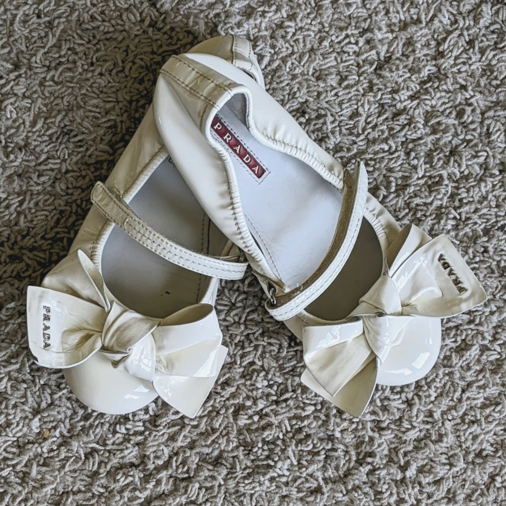 PRADA girls big bow ivory mary jane shoes🤍🎀